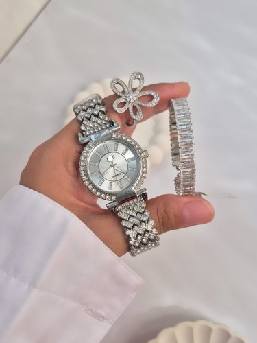 ساعت ۵۲۰ تومنی